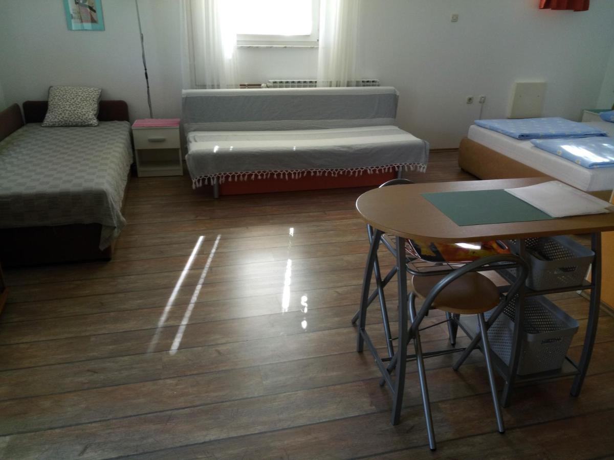 Studio Apartman Mak Дуга Реса Екстериор снимка